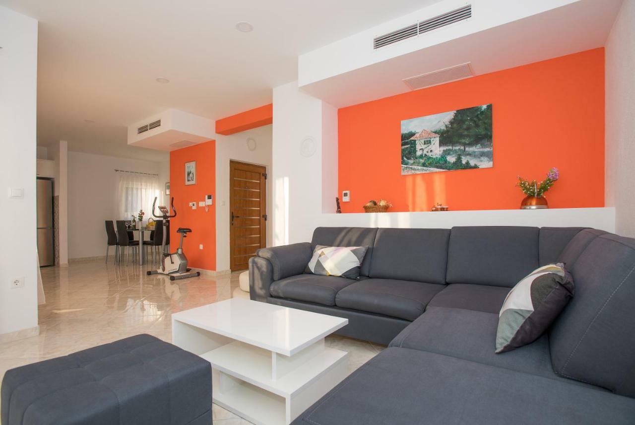 Buba/maslina Apartment *